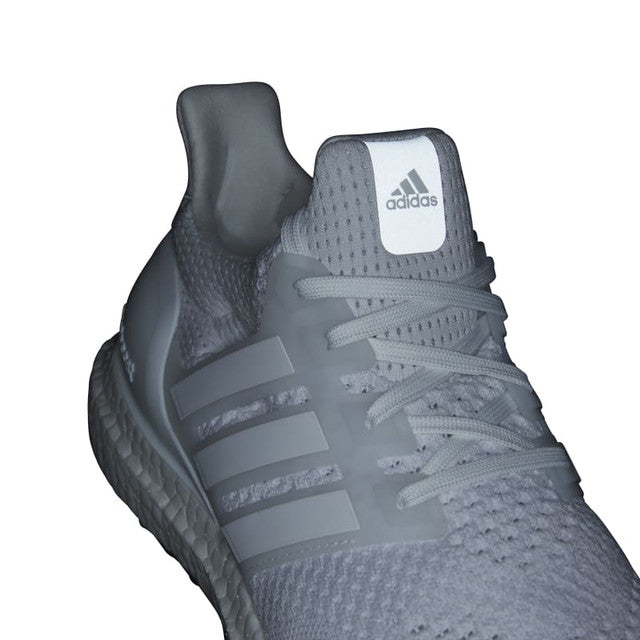 ULTRABOOST 10
