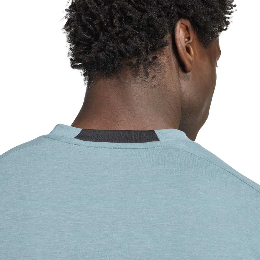 D4T TEE