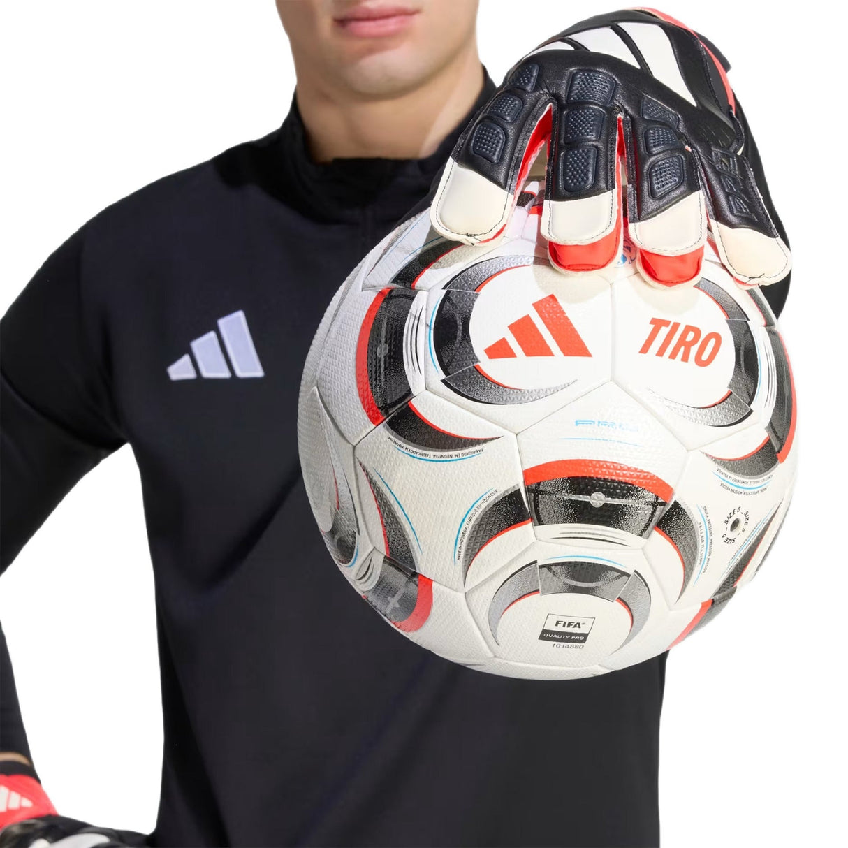 PREDATOR GOALKEEPER GLOVE TRAINING
