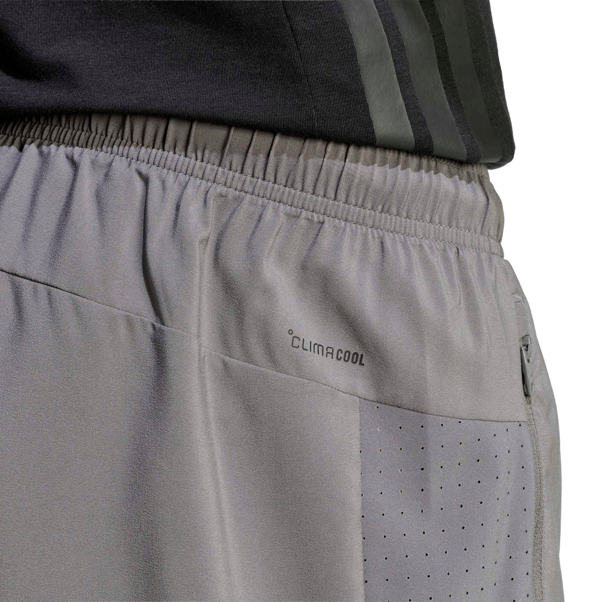 WORKOUT ESSENTIALS BASE WOVEN SHORT