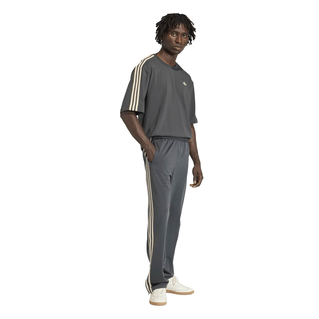 ADICOLOR 3-STRIPES OVERSIZED T-Shirt