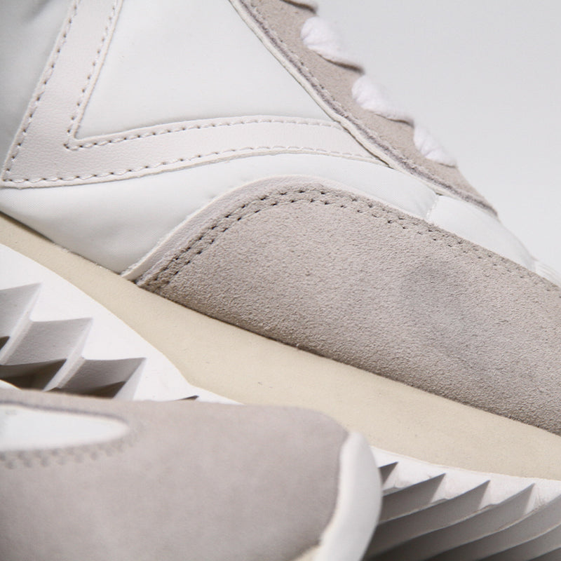 GUESS WOMEN SHOES Size 39 ROW414