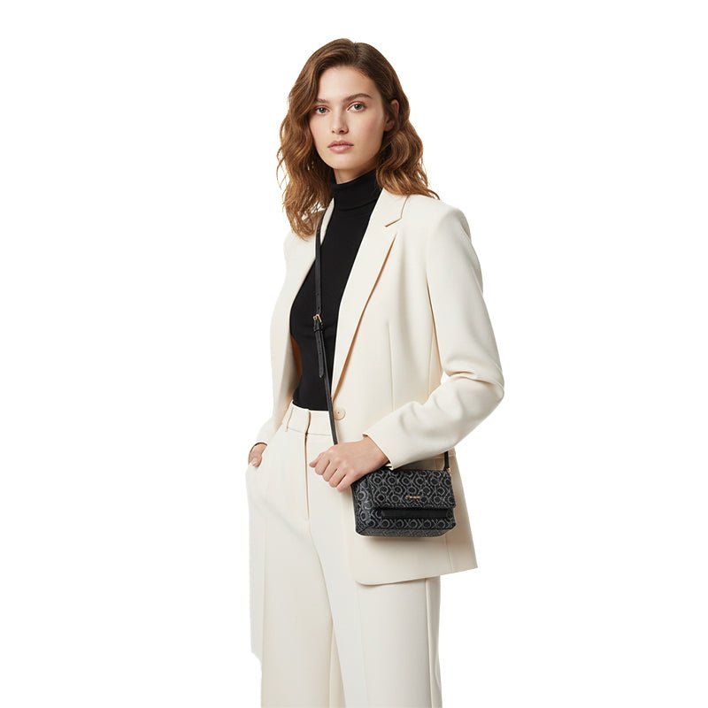 CALVIN KLEIN ULTRALIGHT SADDLE HANDBAG CB9 - Runner