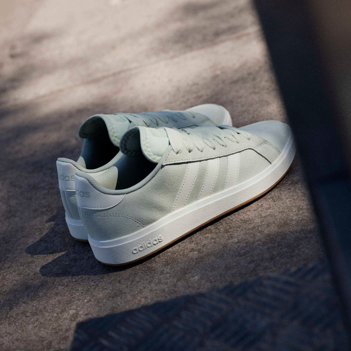 Grand Court Base 00s Shoes - Runner