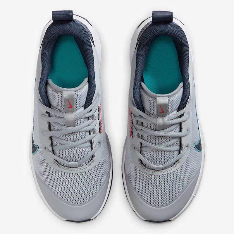NIKEOMNIMULTI - COURTGS - Runner