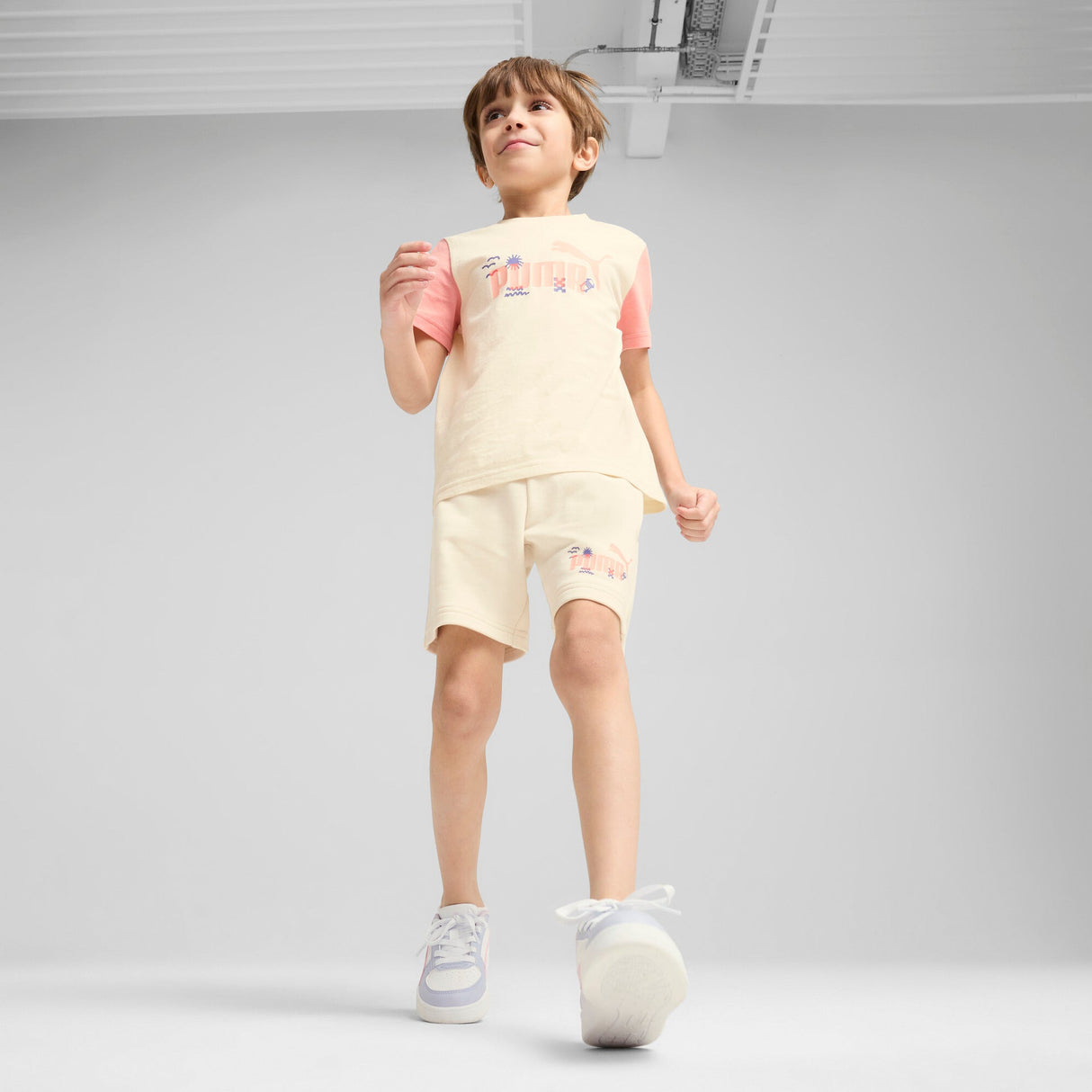 SANDY ADVENTURES Tee - Runner
