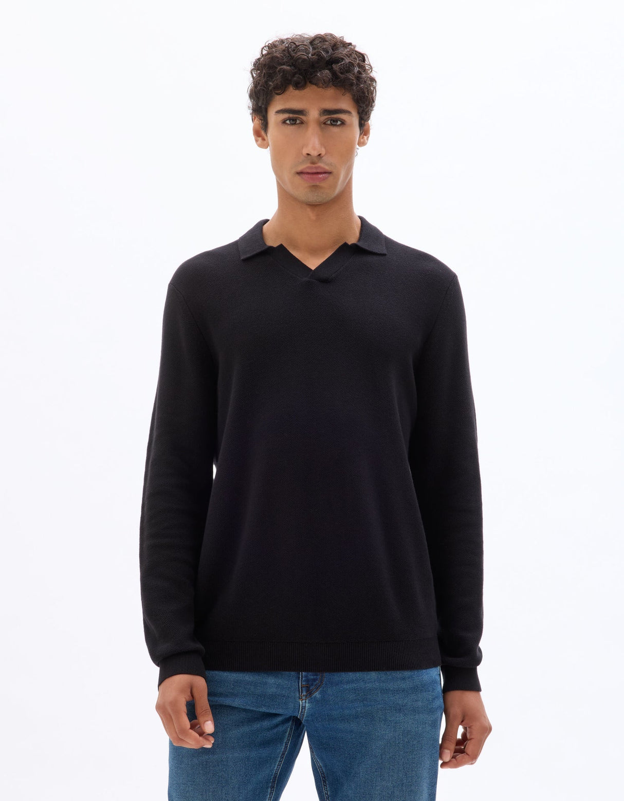 Shark Collar Sweater - Runner