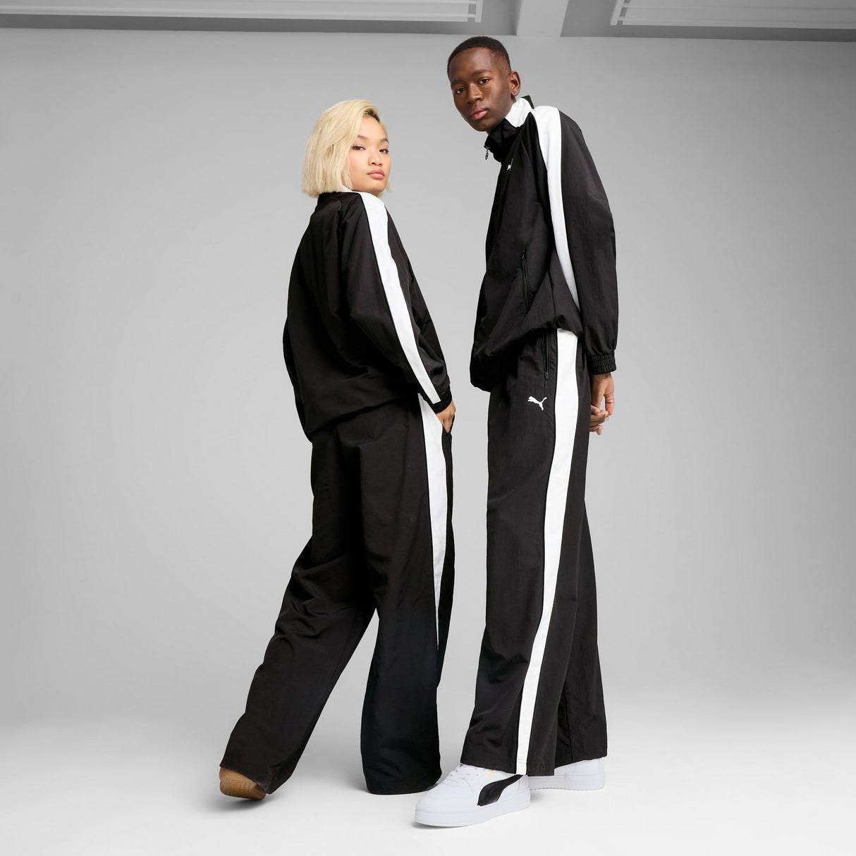 T7 Oversized Track Pants Unisex - Runner
