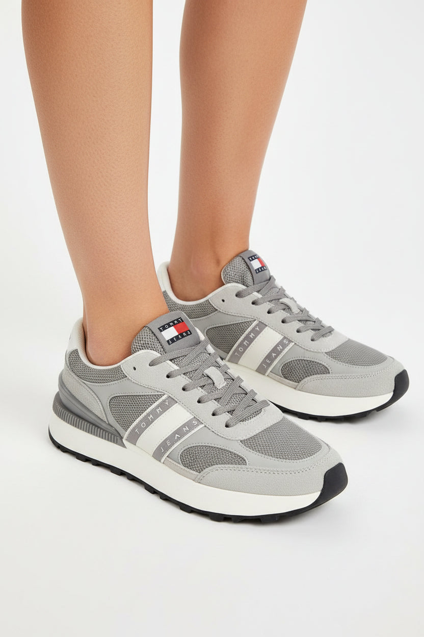 TOMMY HILFIGER Jeans Sneakers 'Ess' in Grey, Light Grey TOM253 - Runner
