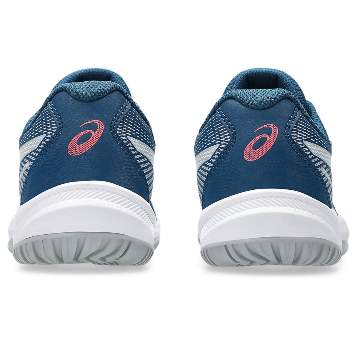 Upcourt 6 Grade School Sports Shoes - Runner