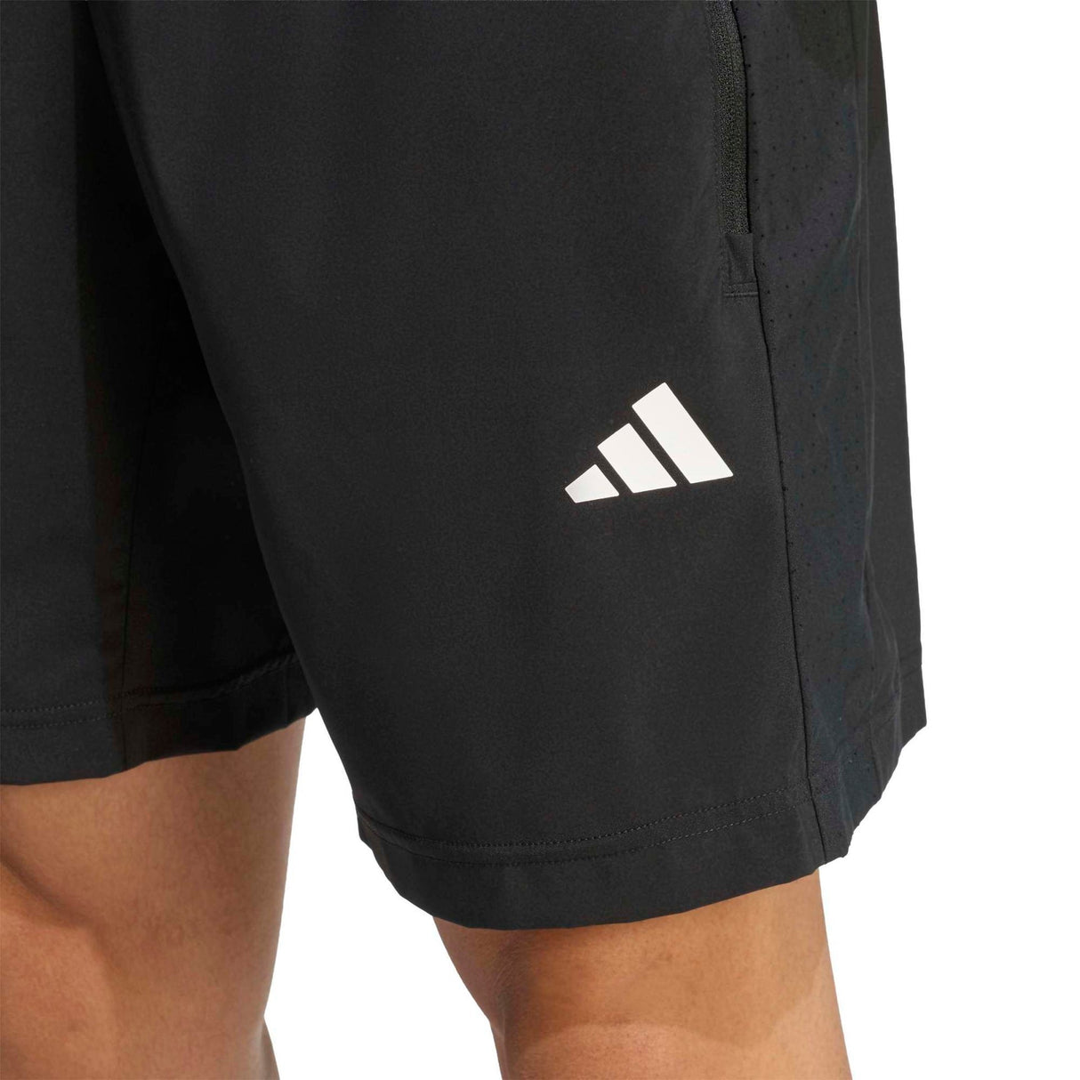WORKOUT ESSENTIALS BASE WOVEN SHORT - Runner
