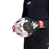PREDATOR GOALKEEPER GLOVE TRAINING