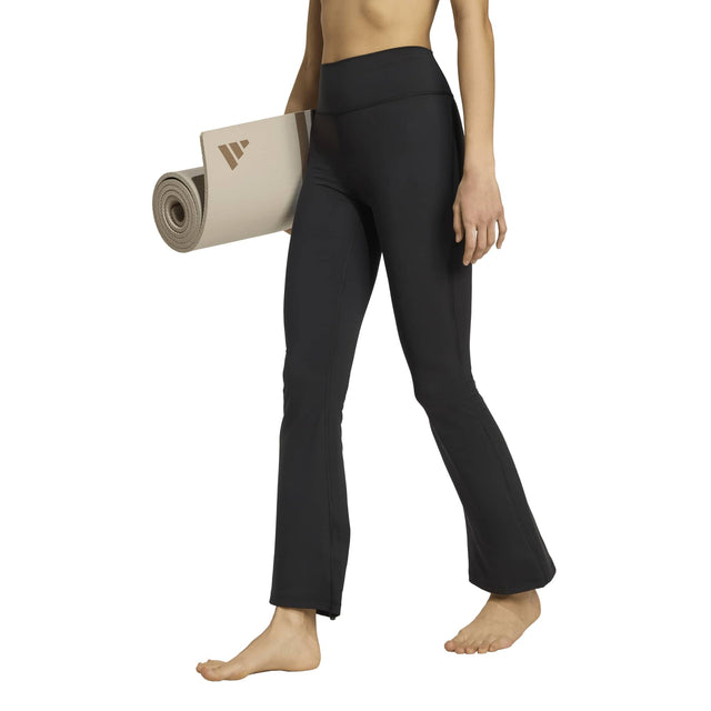 All Me Essentials Flare Leggings - Runner