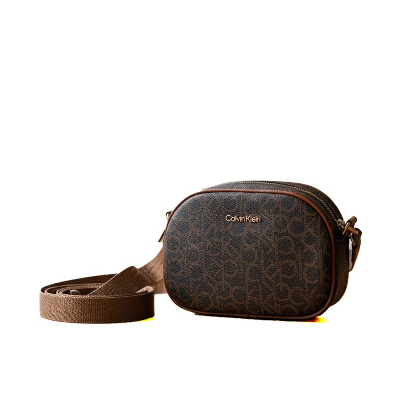 CALVIN KLEIN ULTRALIGHT SADDLE HANDBAG CB42 - Runner