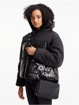 Calvin Klein Women's Ultralight crossbody CB82 - Runner