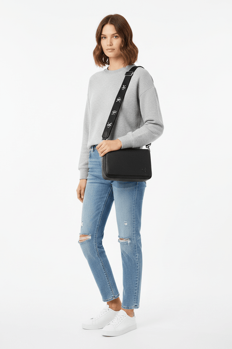 Calvin Klein Women's Ultralight crossbody CB82 - Runner