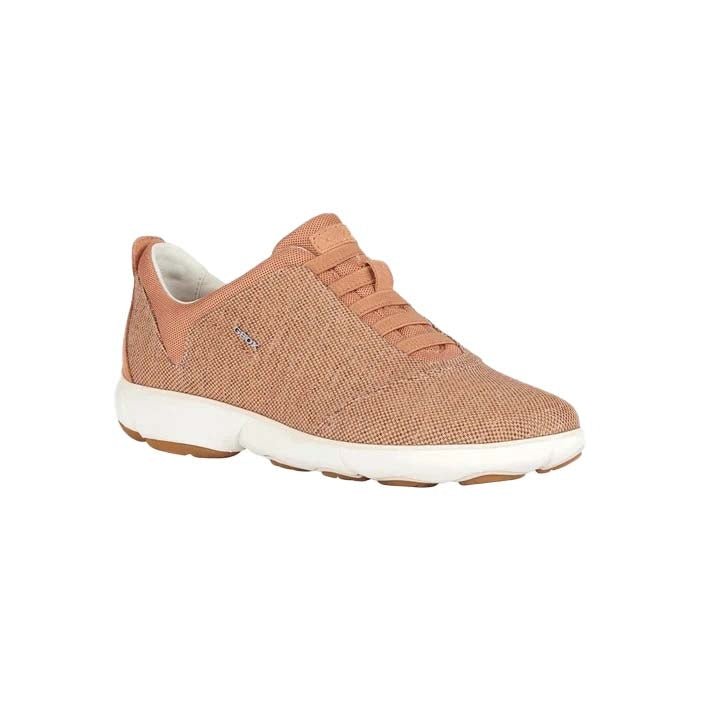 D NEBULA C - Runner