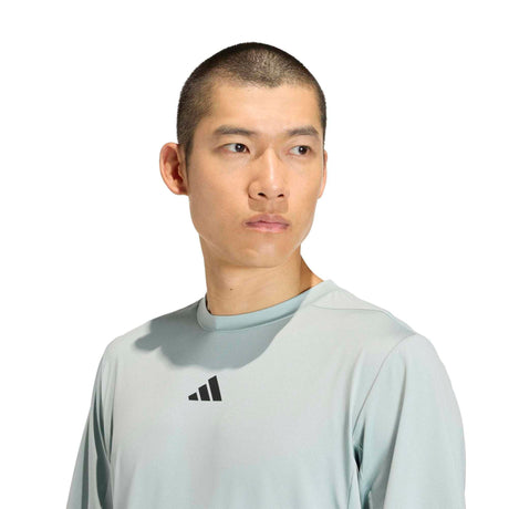 D4T ESSENTIALS T - SHIRT - Runner