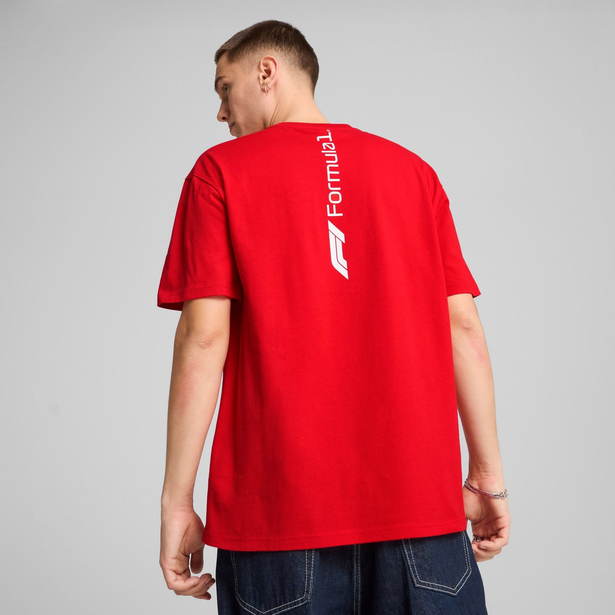 F1® ESS+ Relaxed Graphic T-shirt Men - Runner