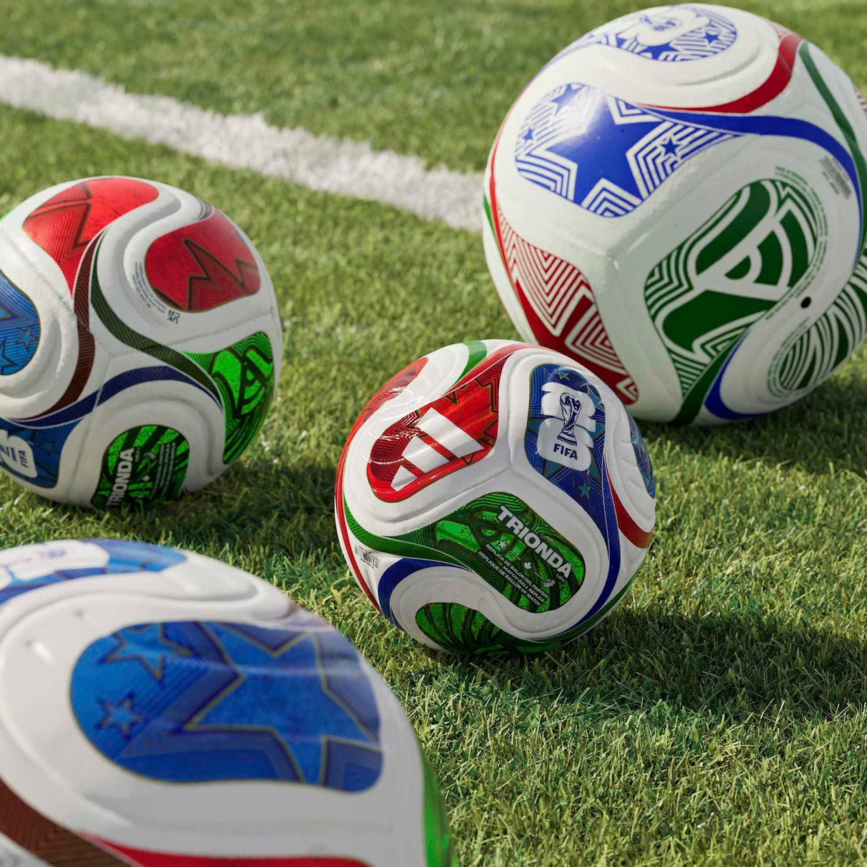 FIFA World Cup 26™ Trionda Mini Ball - Runner