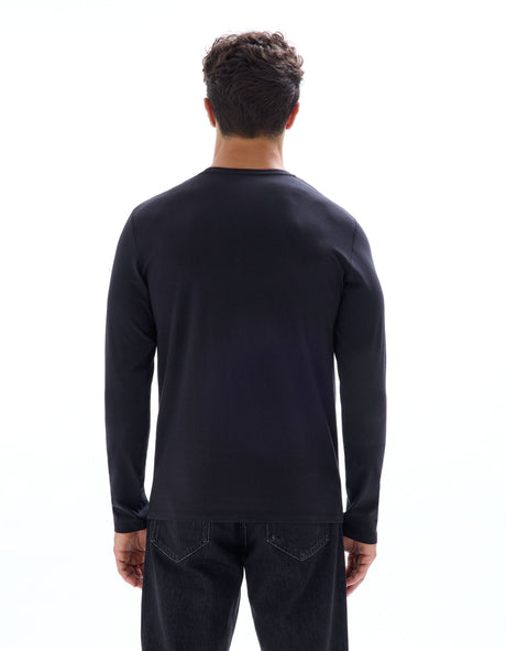 Long - Sleeve Crew Neck T-Shirt - Runner