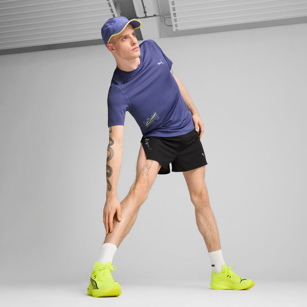 M RUN GRAPHIC MESH T - Runner