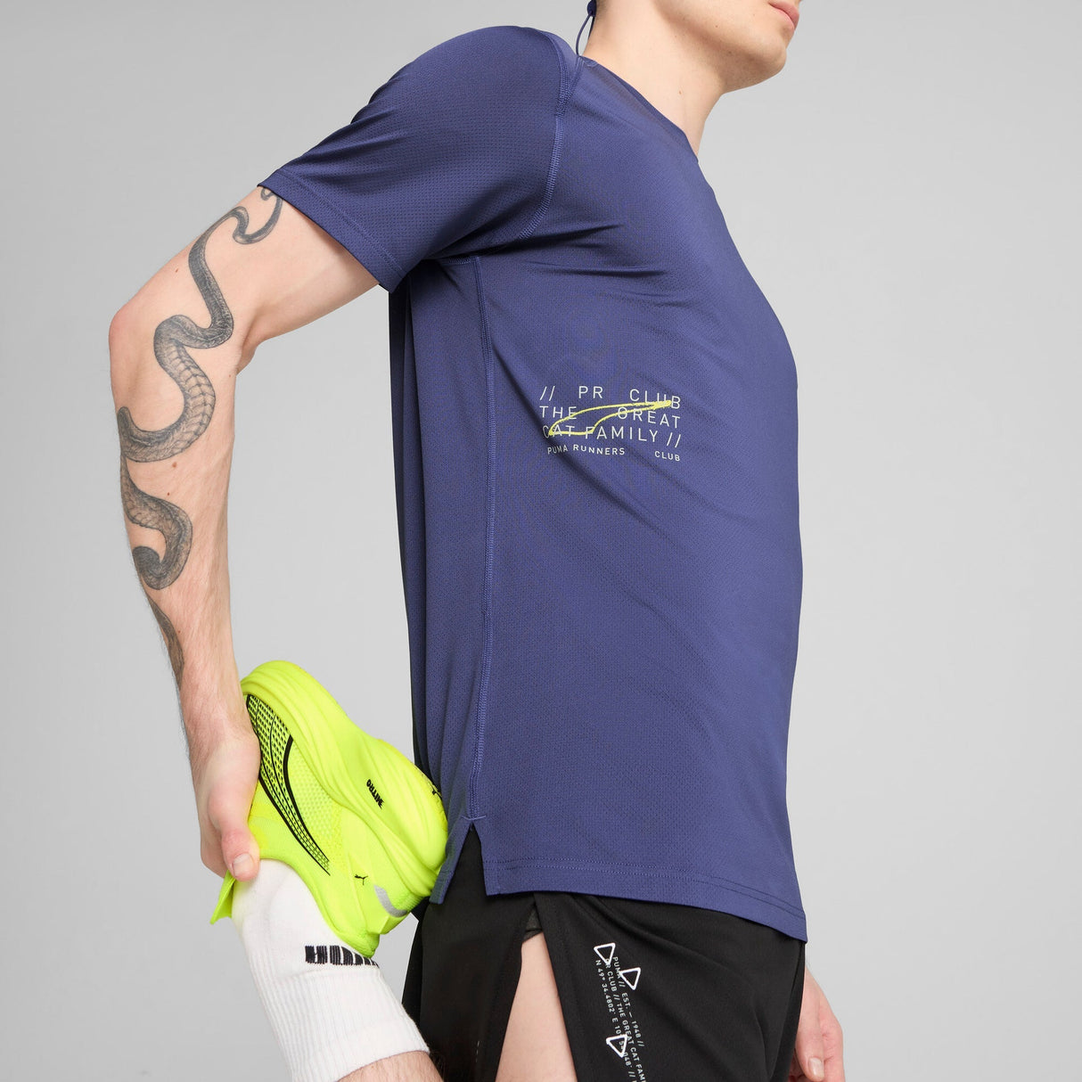 M RUN GRAPHIC MESH T - Runner