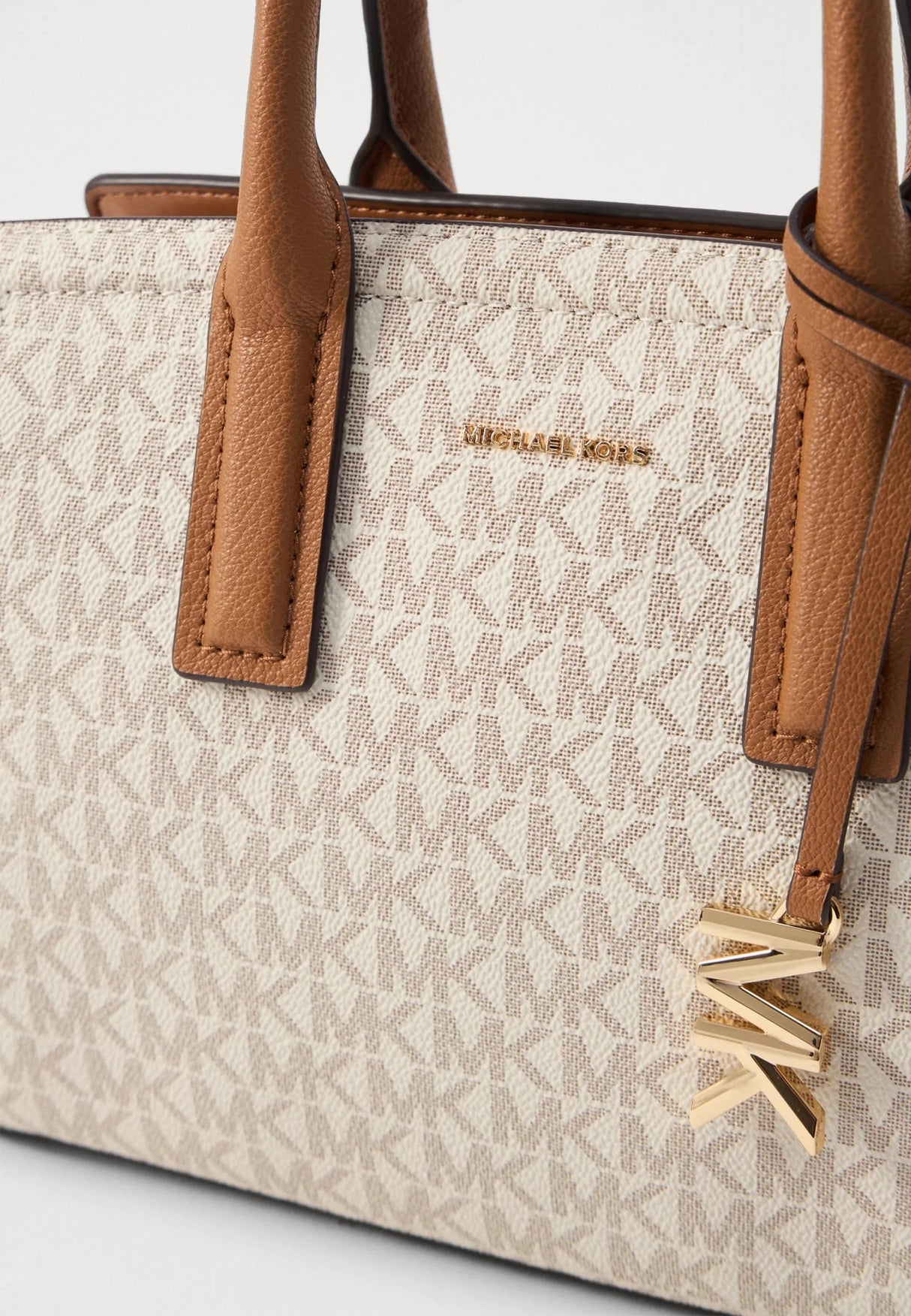 MICHAEL KORS LAILA SATCHEL - Handbag - vanilla/acorn MK79 - Runner