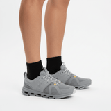 ON CLOUD Cloud Sky - Runner