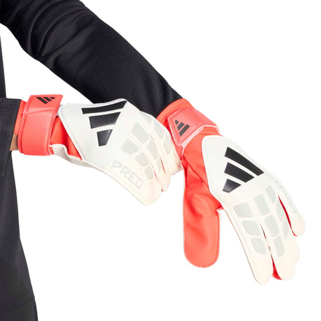 PREDATOR GOALKEEPER GLOVE TRAINING - Runner