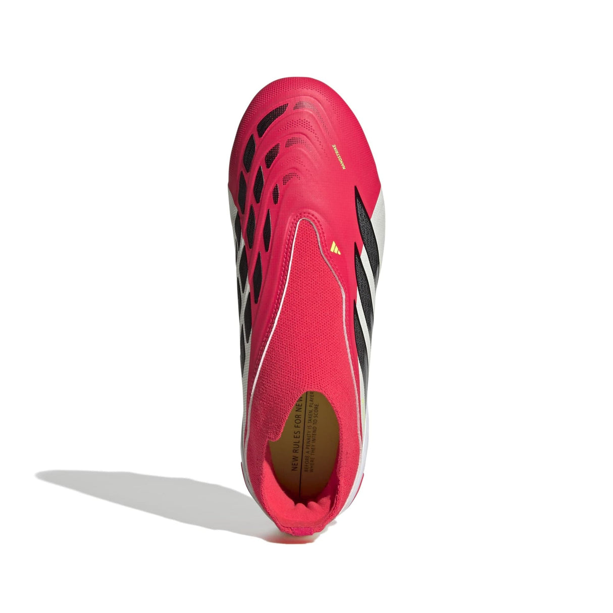 PREDATOR LEAGUE Laceless Firm Ground Football Boots Kids - Runner