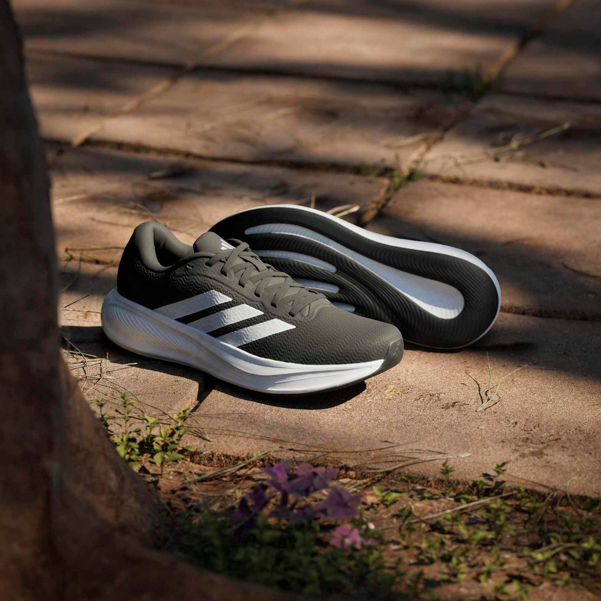 RESPONSE RUNNER 2 Shoes - Runner