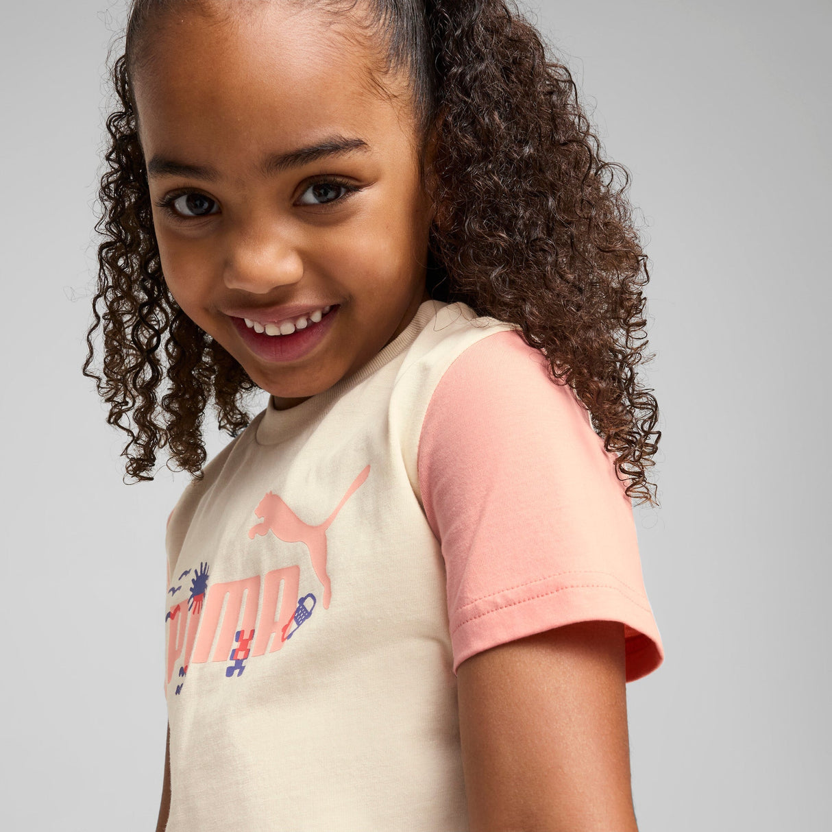 SANDY ADVENTURES Tee - Runner