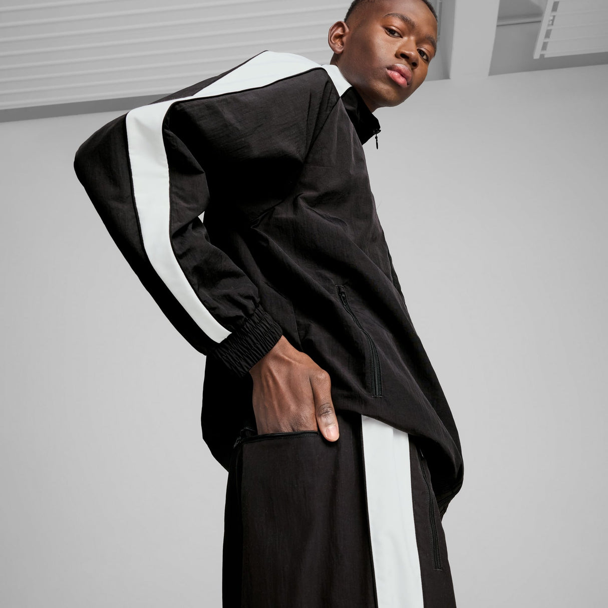 T7 Oversized Track Pants Unisex - Runner