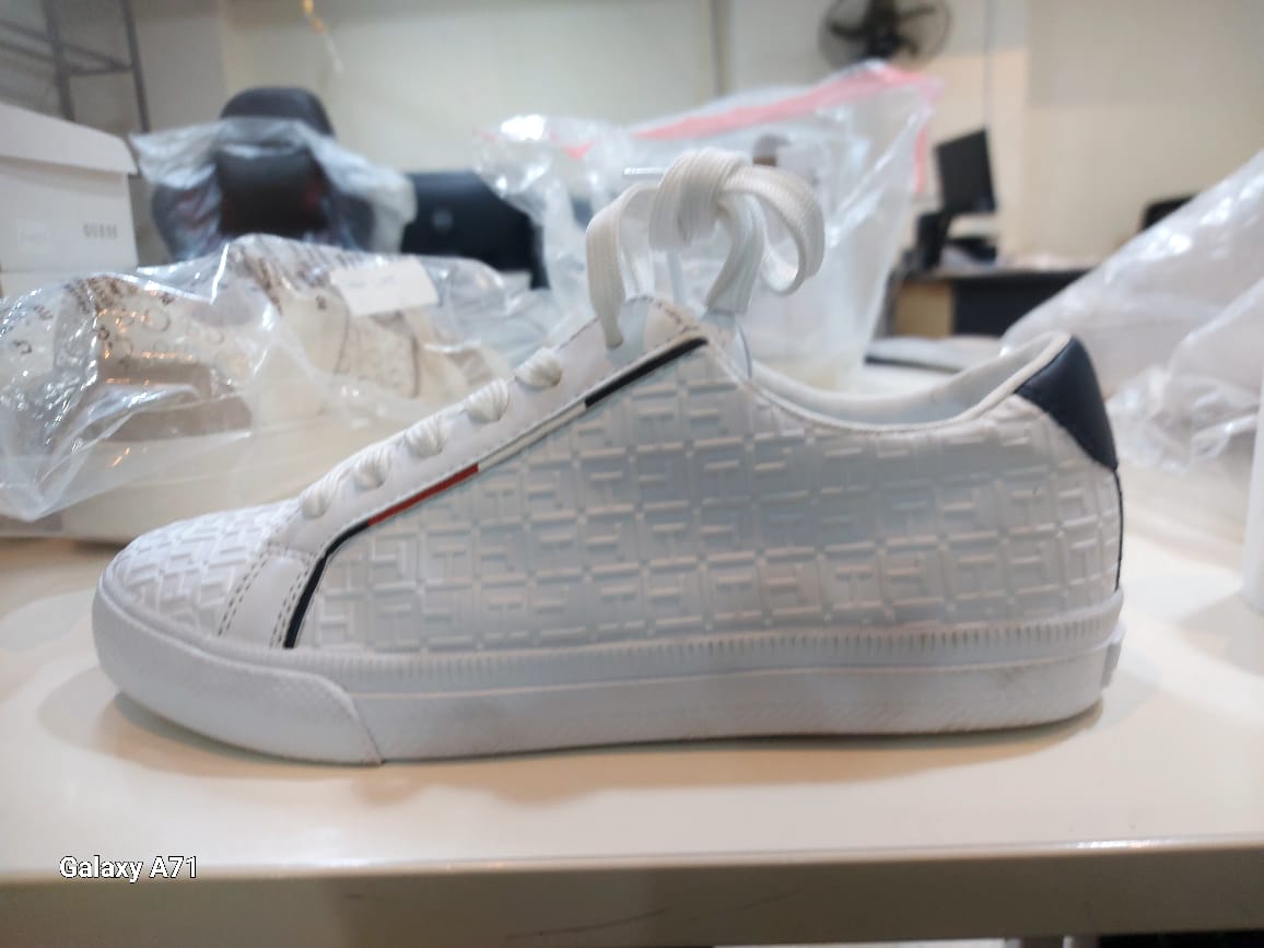 Tommy Hilfiger LENINLA - R Sneakers Women TOW182 - Runner