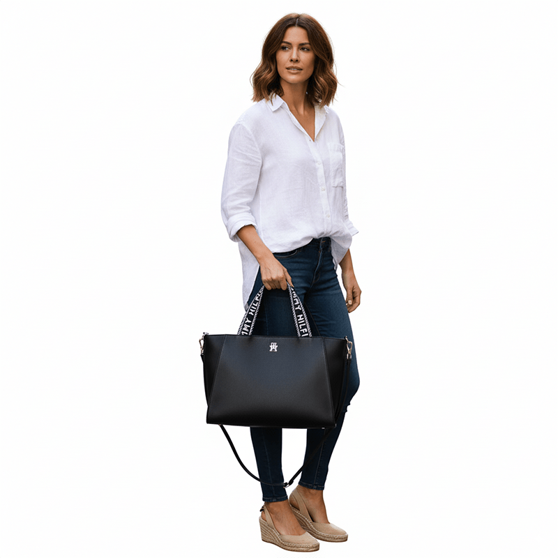 Tommy Hilfiger Women's Shoulder Bag TB69 - Runner