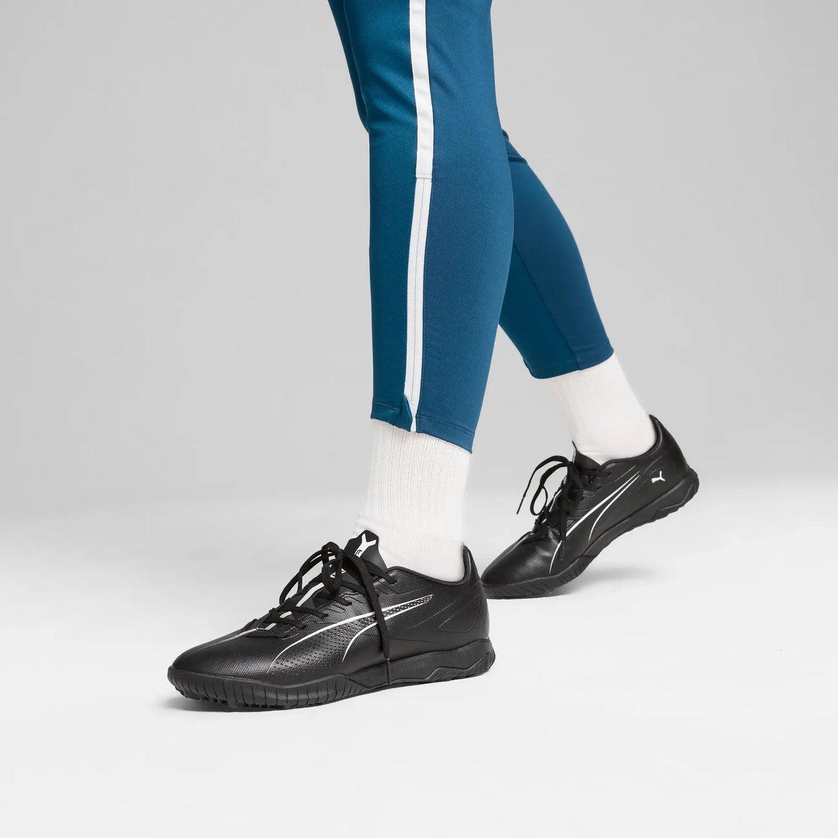 ULTRA 5 PLAY TT Football Boots Men - Runner