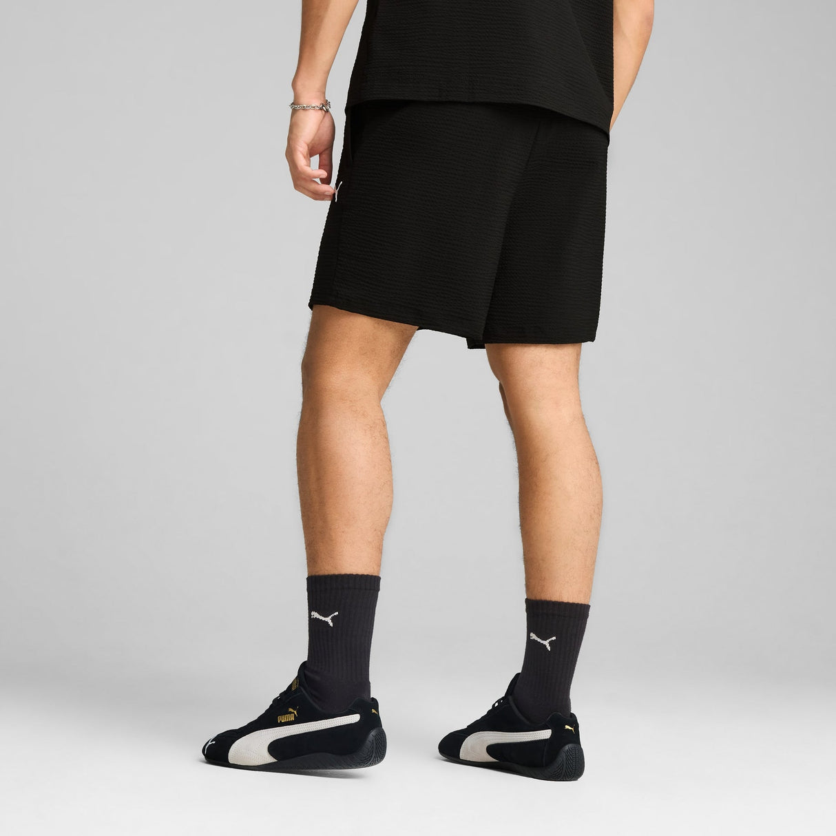 WARDROBE Essentials Seersucker Relaxed Shorts 6 Men - Runner